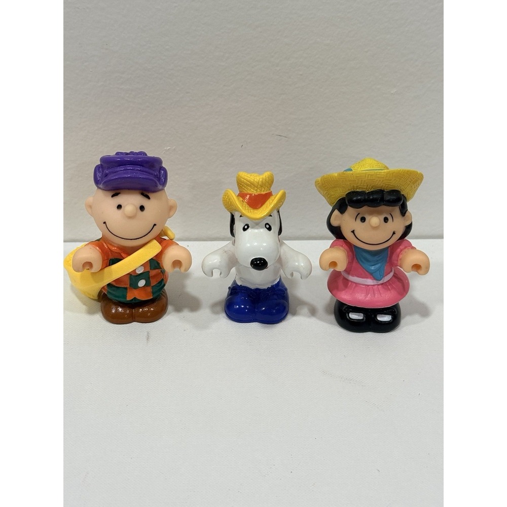 3 Vintage Peanuts United Features Little People - C. Brown, Snoopy, Lucy 1982